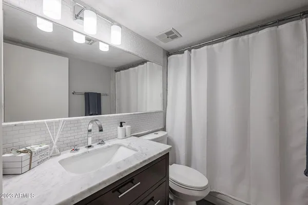 $1,500 | 3131 West Cochise Drive, Unit 204, Phoenix, AZ 85051