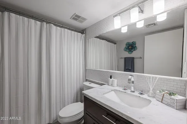 $1,500 | 3131 West Cochise Drive, Unit 204, Phoenix, AZ 85051