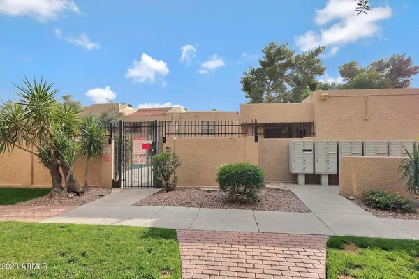 $1,500 | 3131 West Cochise Drive, Unit 204, Phoenix, AZ 85051