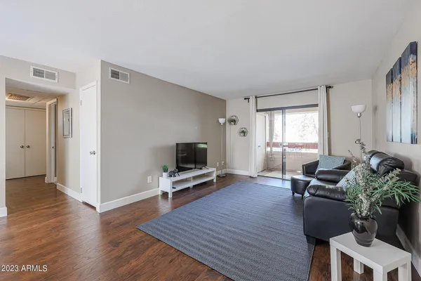 $1,500 | 3131 West Cochise Drive, Unit 204, Phoenix, AZ 85051