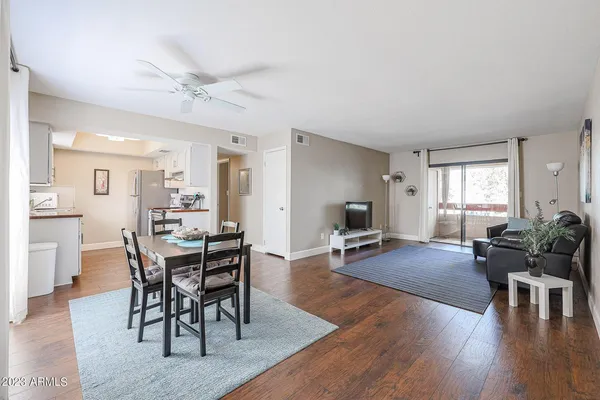 $1,500 | 3131 West Cochise Drive, Unit 204, Phoenix, AZ 85051