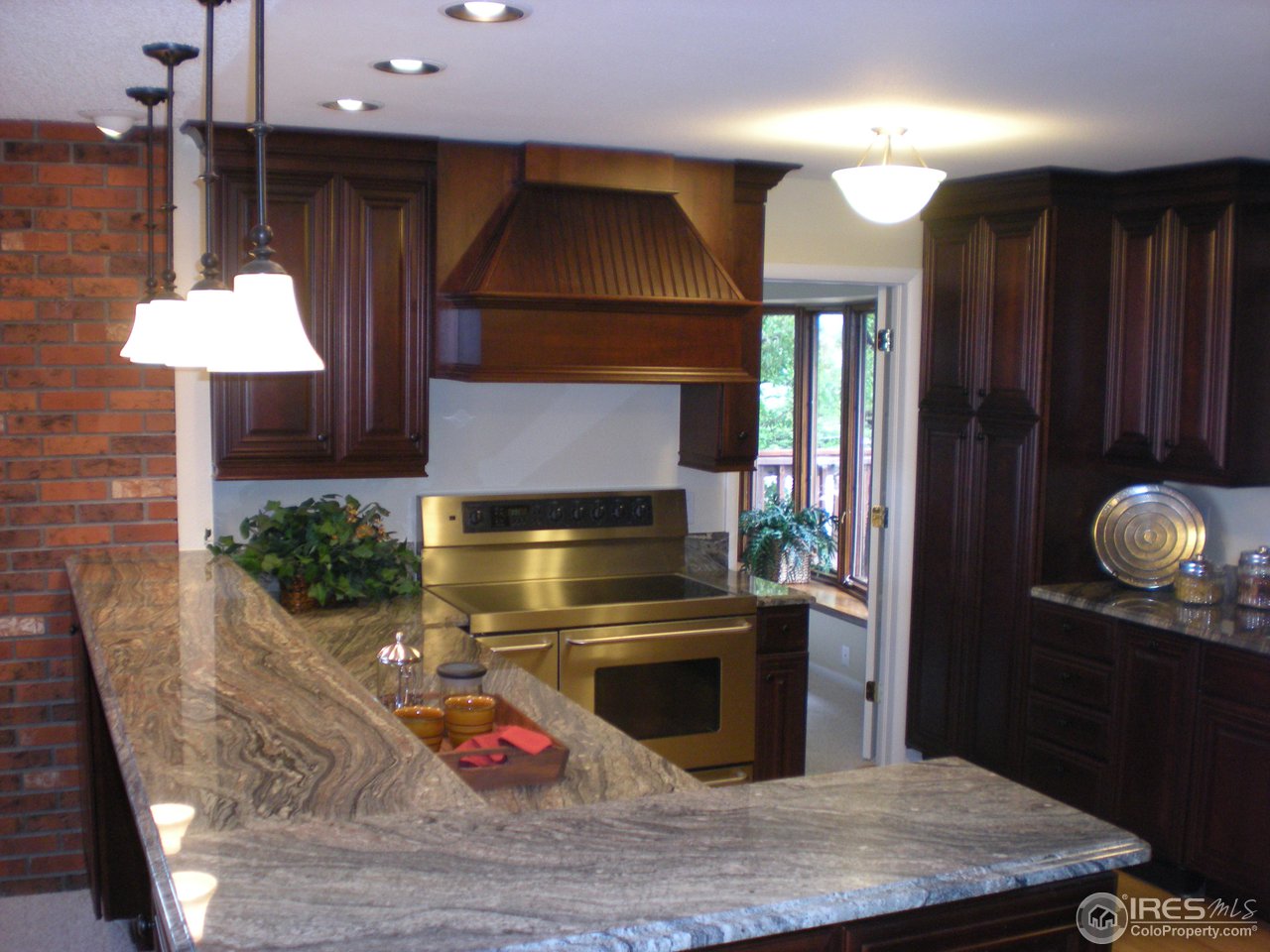 8444 West Fork Road Boulder, CO 80302 - Photo 3 of 17 Gourmet Kitchen!