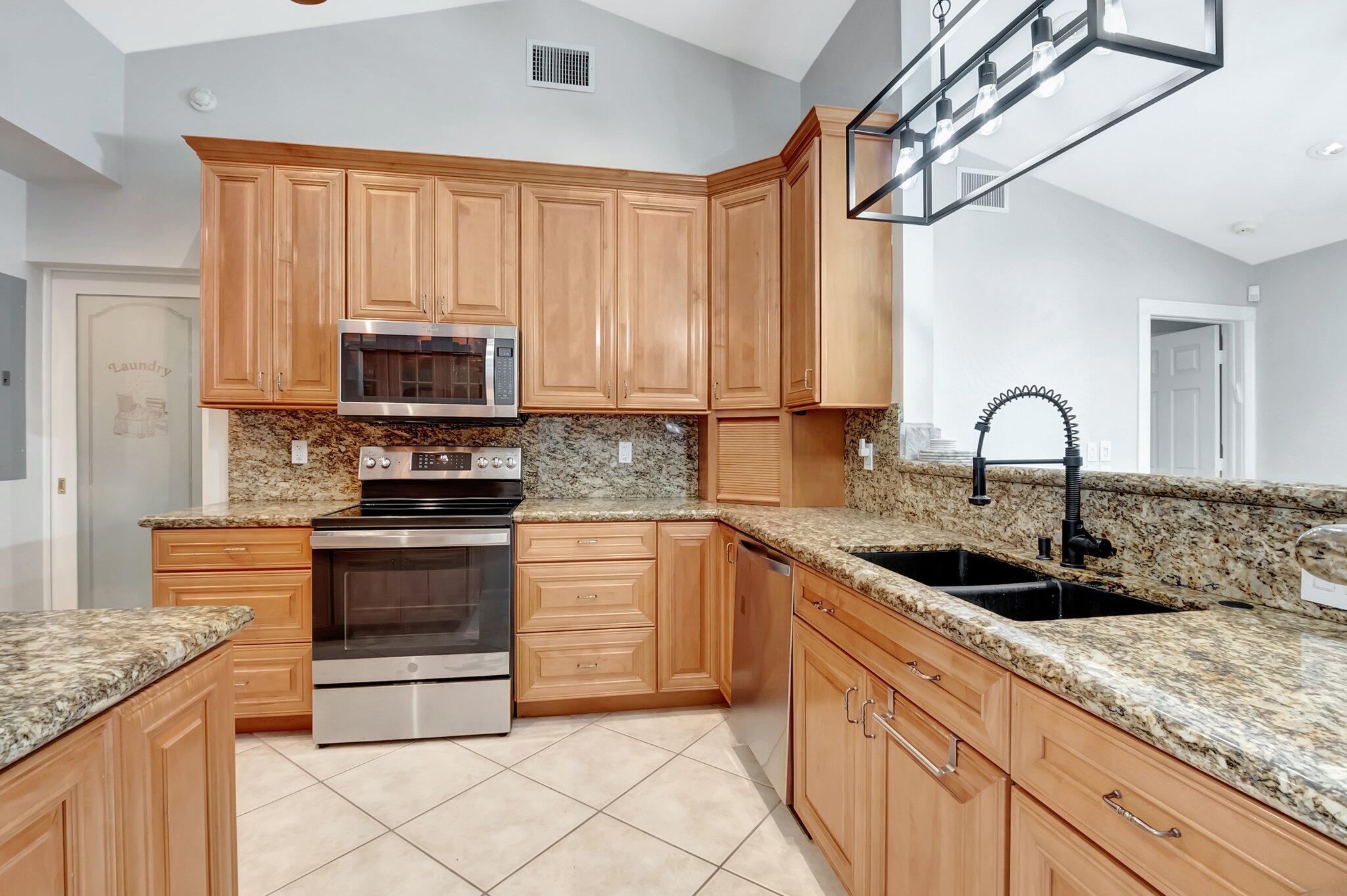 9680 Lancaster Place Boca Raton, FL 33434 - Photo 21 of 43 9680 Lancaster Place