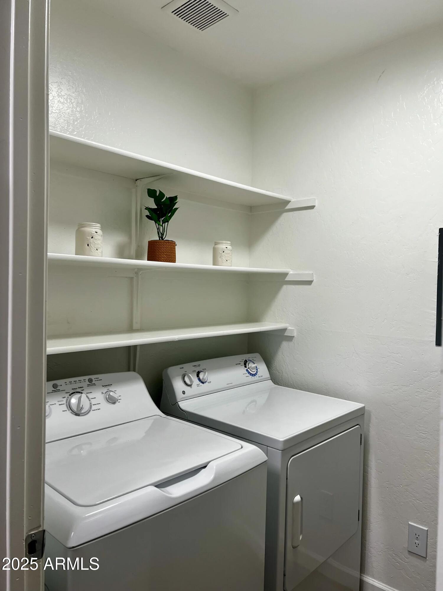 7333 East Chaparral Road, Unit 1 Scottsdale, AZ 85250 - Photo 11 of 17 Laundry