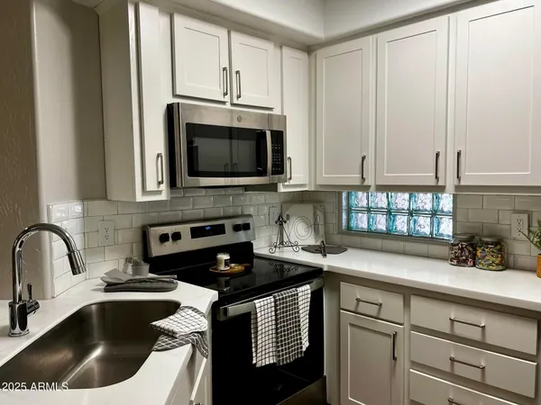 $1,599 | 7333 East Chaparral Road, Unit 1, Scottsdale, AZ 85250