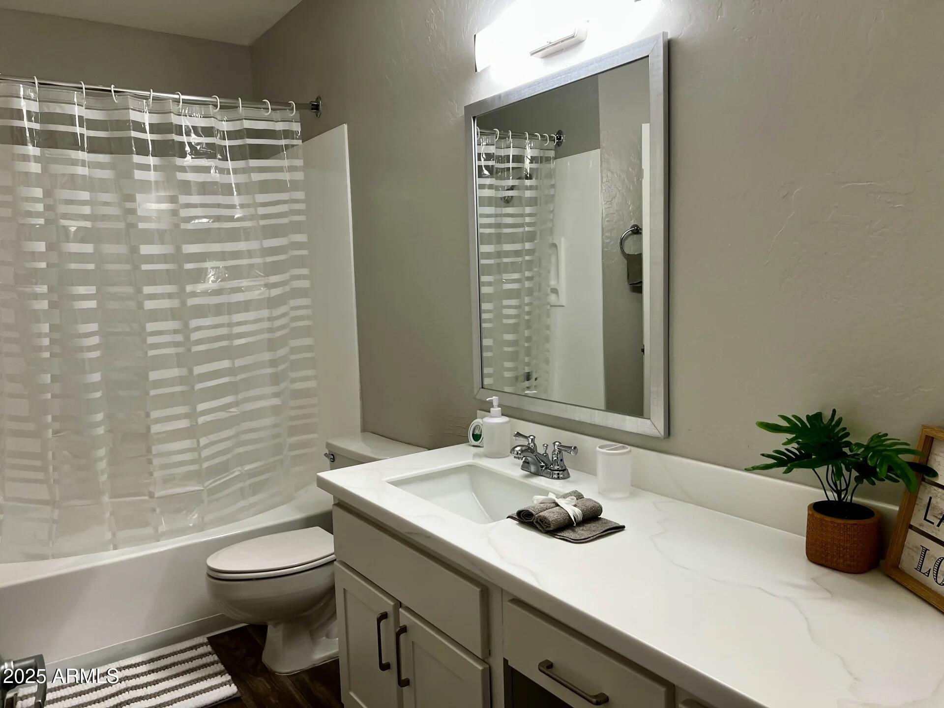 7333 East Chaparral Road, Unit 1 Scottsdale, AZ 85250 - Photo 10 of 17 Bathroom