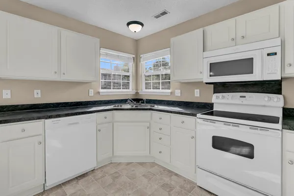 $2,250 | 1004 Cobblestone Boulevard, Summerville, SC 29486