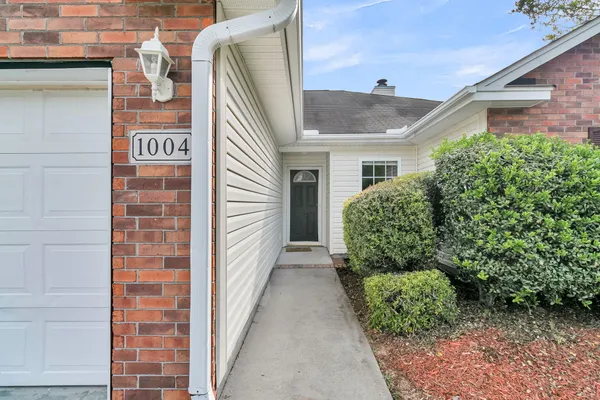 $2,250 | 1004 Cobblestone Boulevard, Summerville, SC 29486
