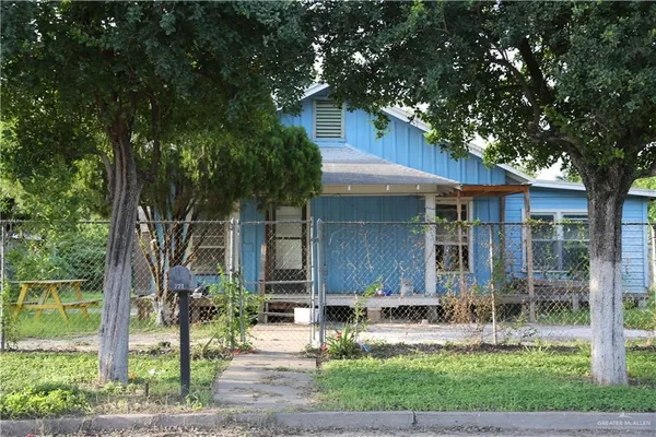 $1,100 | 221 West 14th Street, Mission, TX 78572