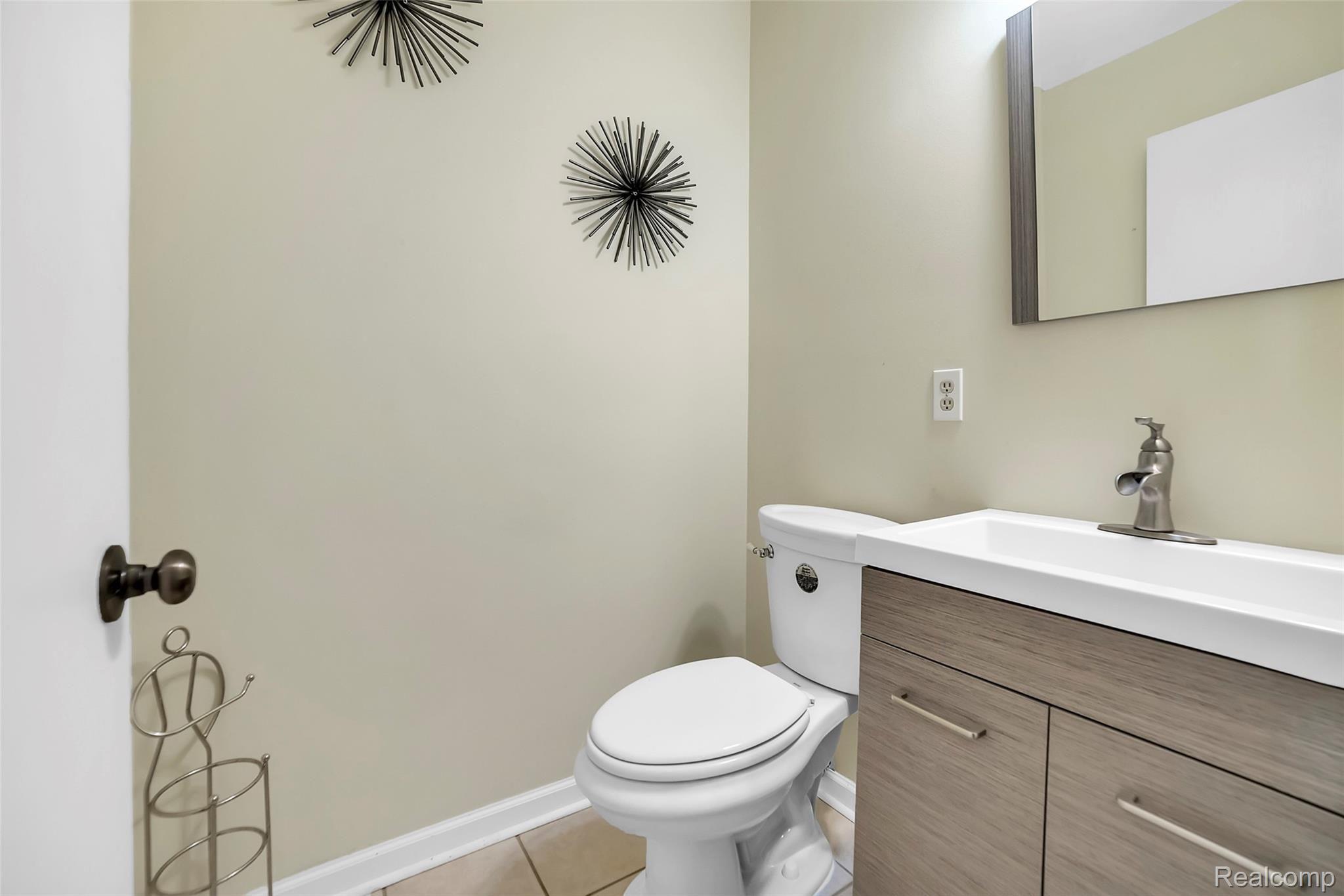 6350 Argentine Road Howell, MI 48855 - Photo 12 of 32 Entry Level 1/2 Bath