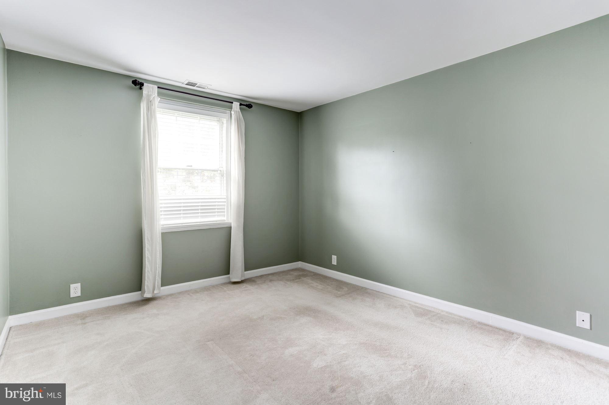 4608 31st Road South, Unit B2 Arlington, VA 22206 - Photo 14 of 29 an empty room with windows