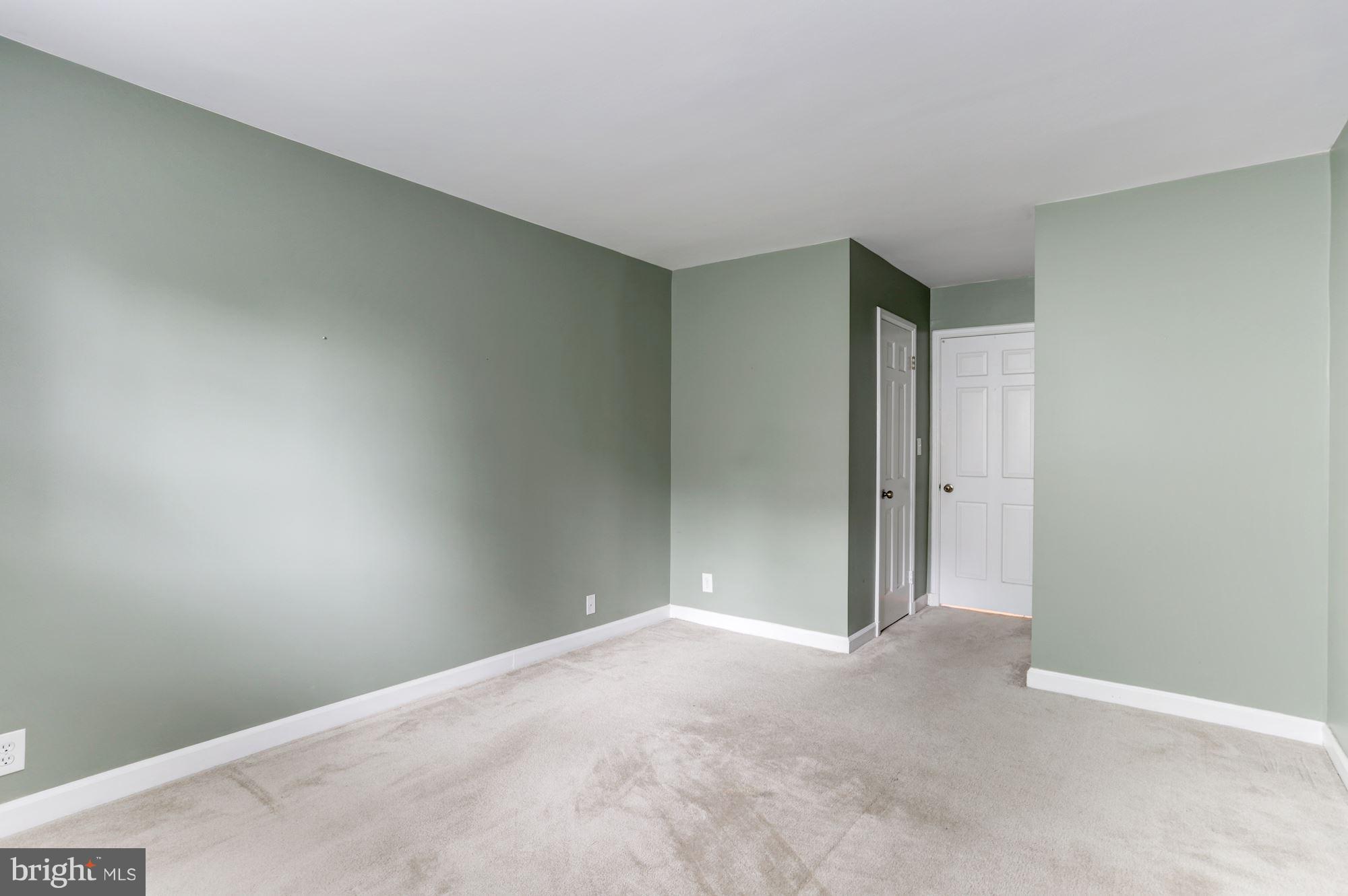 4608 31st Road South, Unit B2 Arlington, VA 22206 - Photo 15 of 29 a view of an empty room