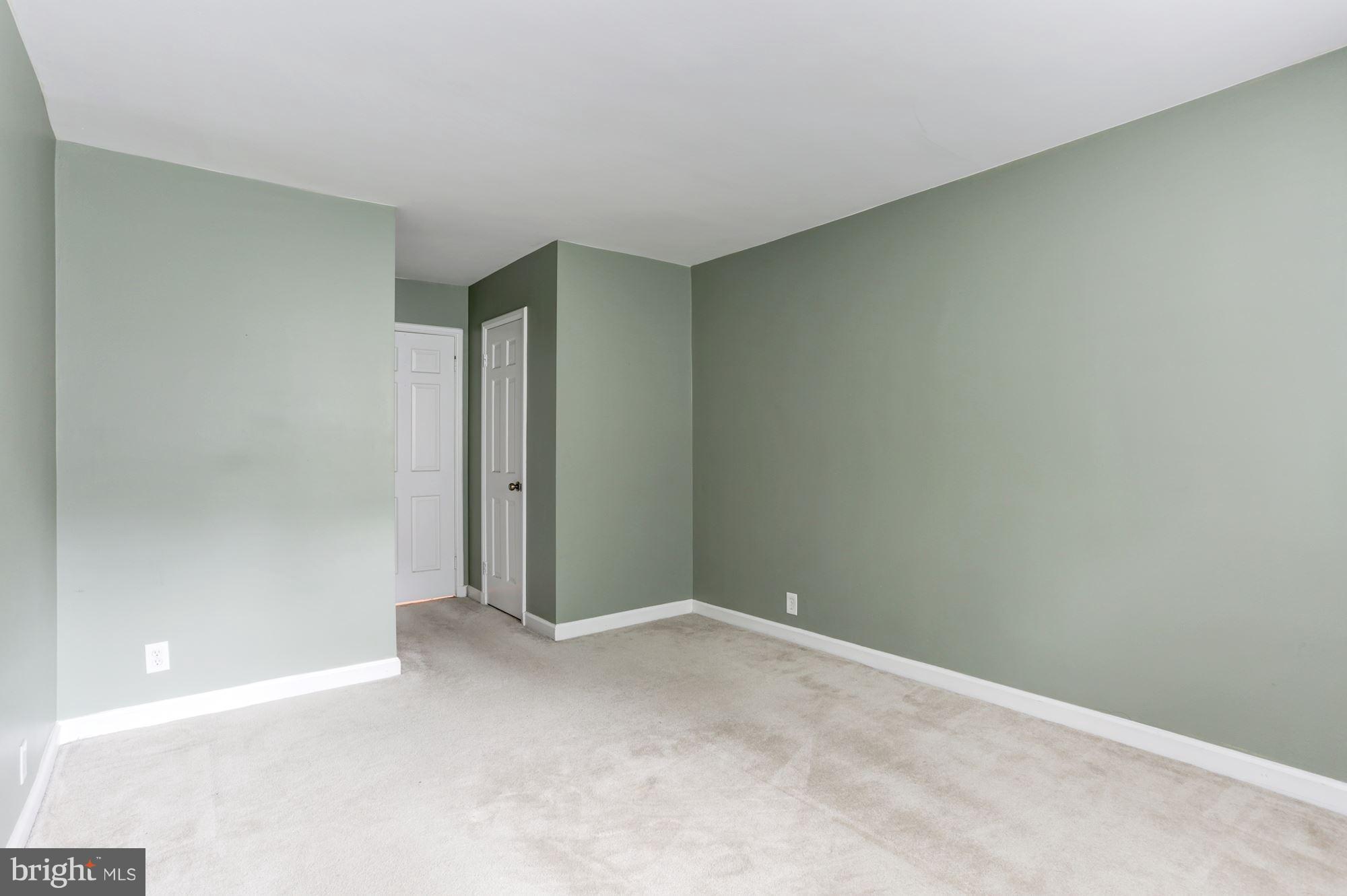 4608 31st Road South, Unit B2 Arlington, VA 22206 - Photo 16 of 29 a view of an empty room