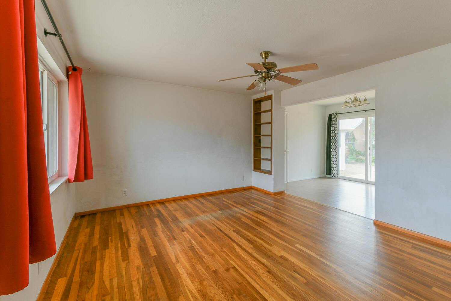 4312 Hendrix Road Northeast Albuquerque, NM 87110 - Photo 6 of 42 Gallery Image 6