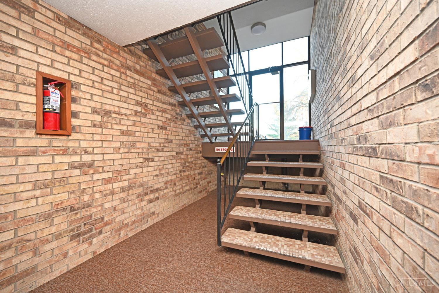 535 Davis Road Cincinnati, OH 45255 - Photo 4 of 35 Gallery Image 4