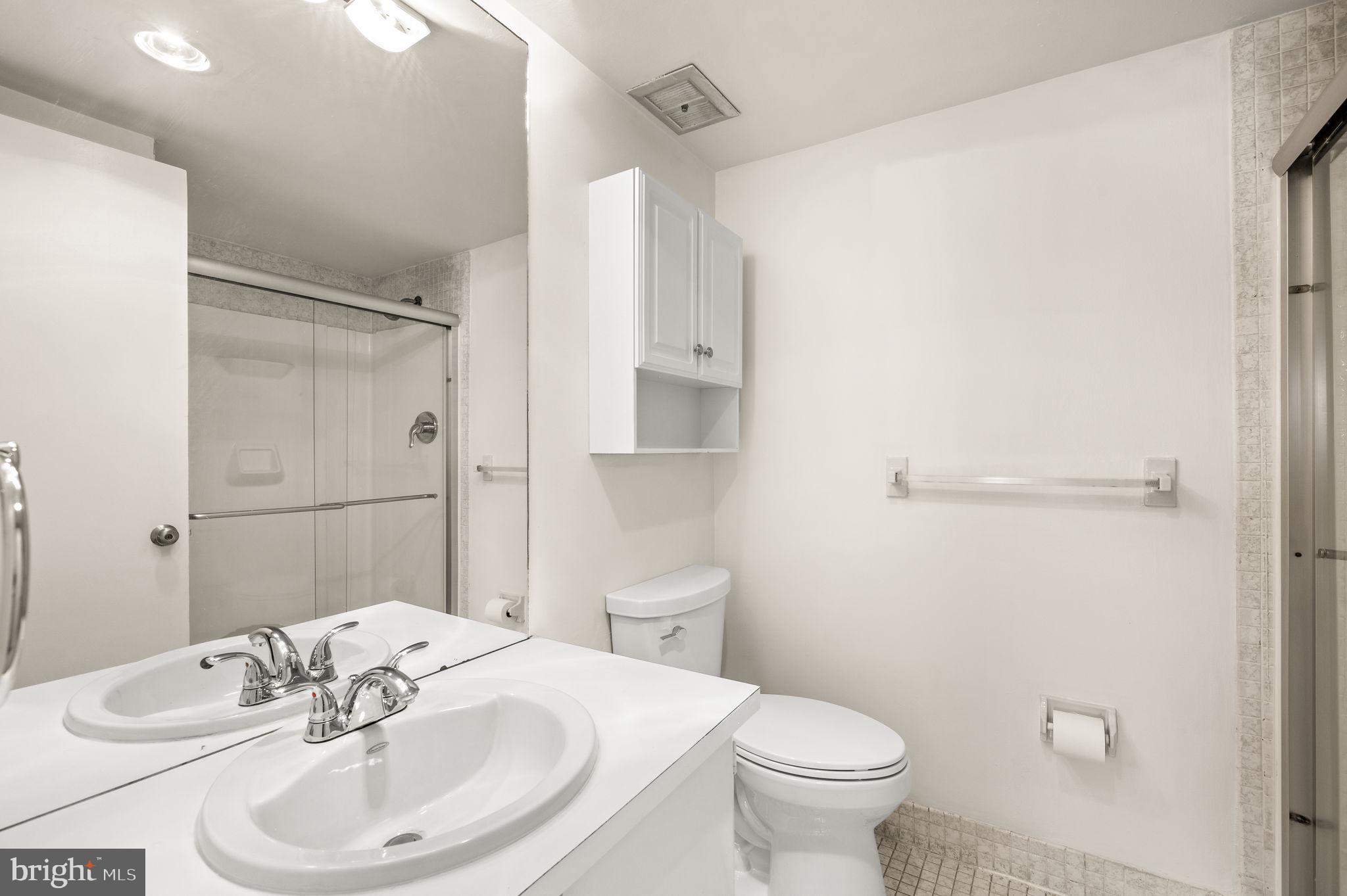 401 Drummers Lane Wayne, PA 19087 - Photo 18 of 21 Main Bed Full Bath