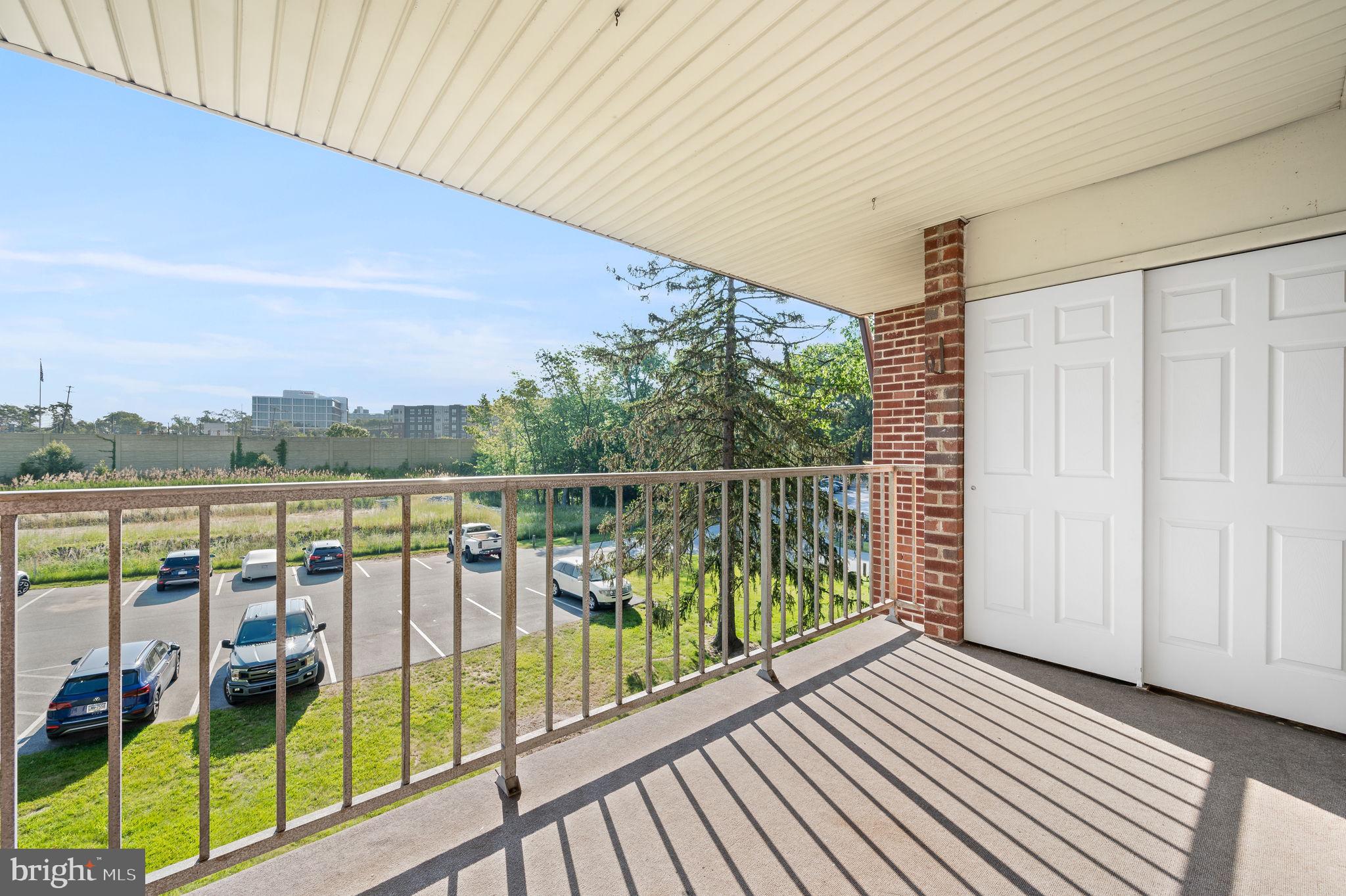 401 Drummers Lane Wayne, PA 19087 - Photo 7 of 21 Sunny Balcony