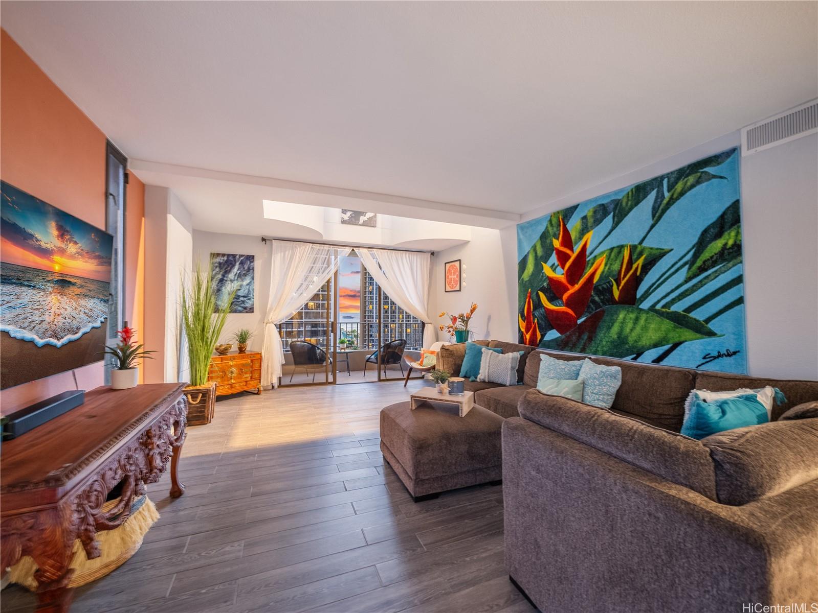 311 ʻŌhua Ave Unit PH4  