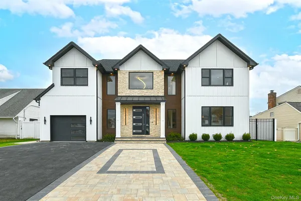 $2,380,000 | 39 Forest Lane, Westbury, NY 11590