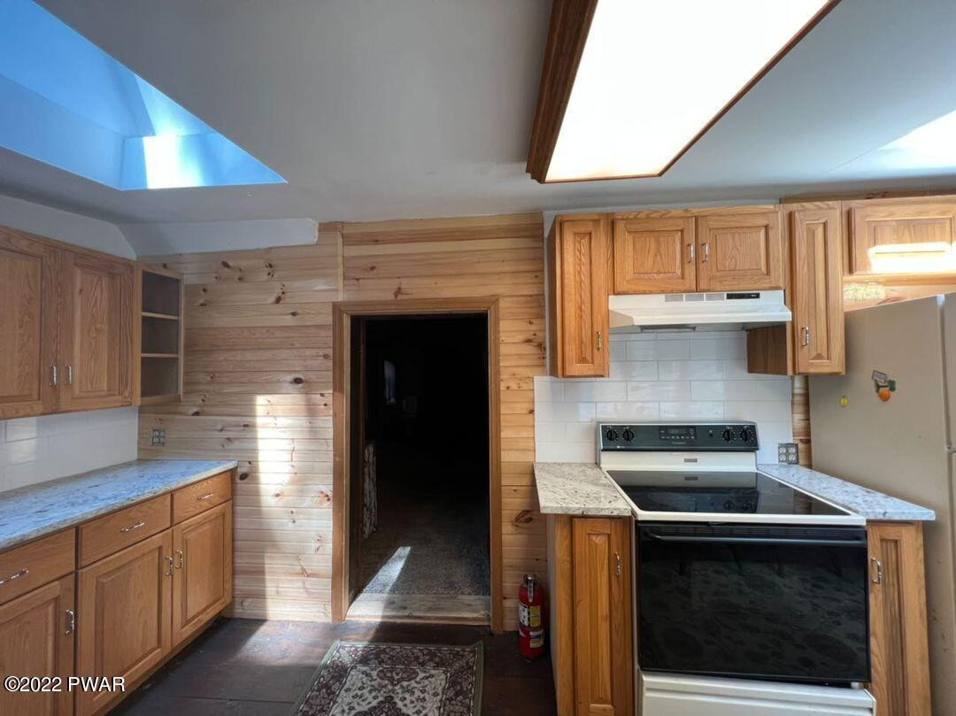 236 Silver Lake Road Dingmans Ferry, PA 18328 - Photo 8 of 22 Main Cabin Kitchen