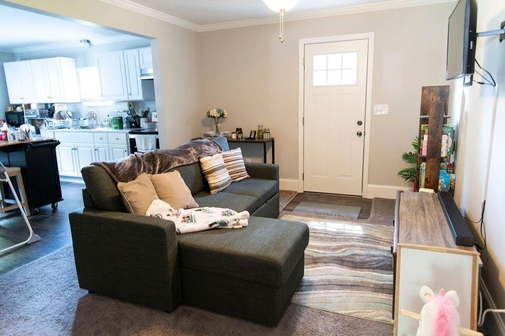 462 Foster Road Wellford, SC 29385 - Photo 6 of 9 Living Room