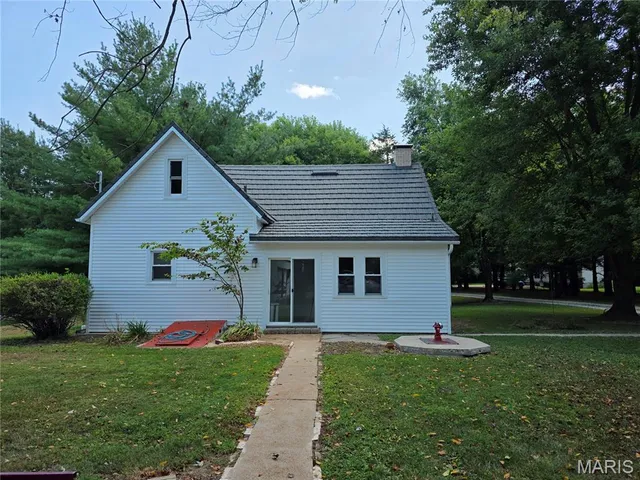 $179,900 | 22746 Nebraska Road, Ashley, IL 62808