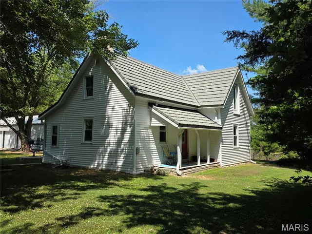 $179,900 | 22746 Nebraska Road, Ashley, IL 62808