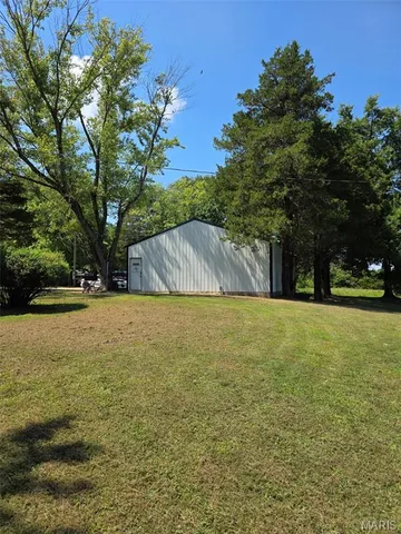 $179,900 | 22746 Nebraska Road, Ashley, IL 62808