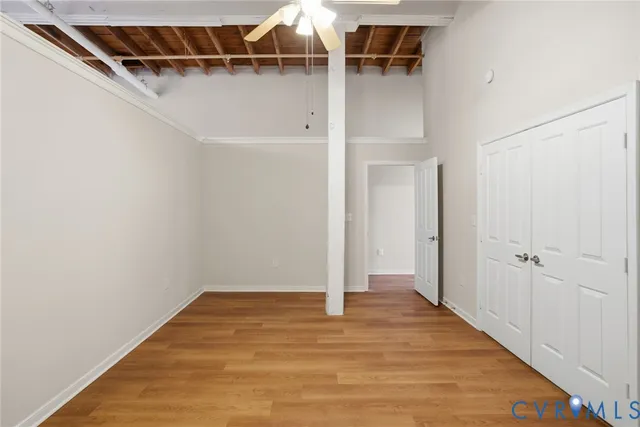 a view of an empty walk in closet