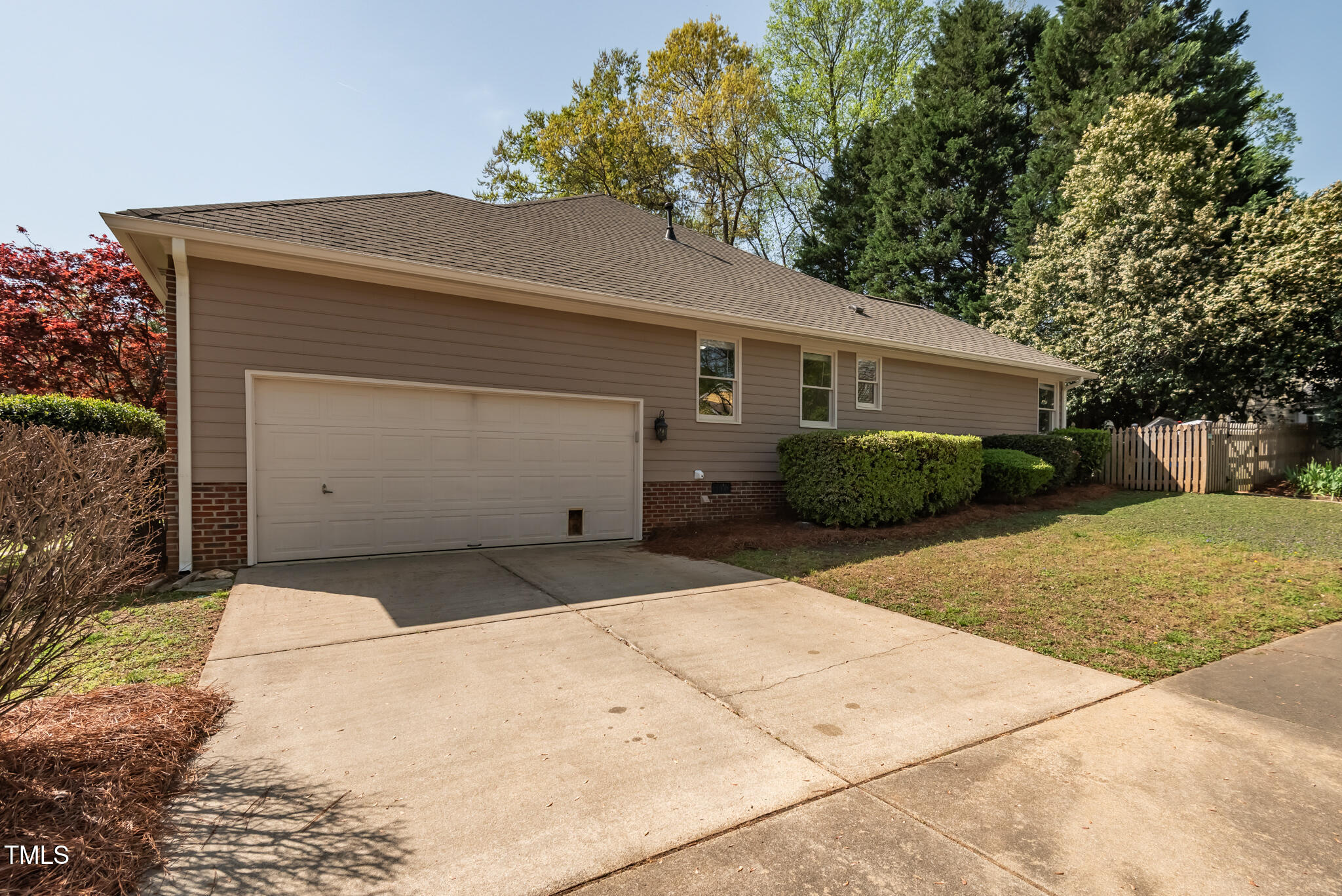 8837 Walking Stick Trail Raleigh, NC 27615 - Photo 29 of 44 Garage