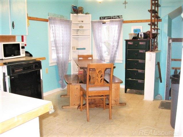 2450 South Lakeshore Road Applegate, MI 48401 - Photo 13 of 28 31365528-12.JPG