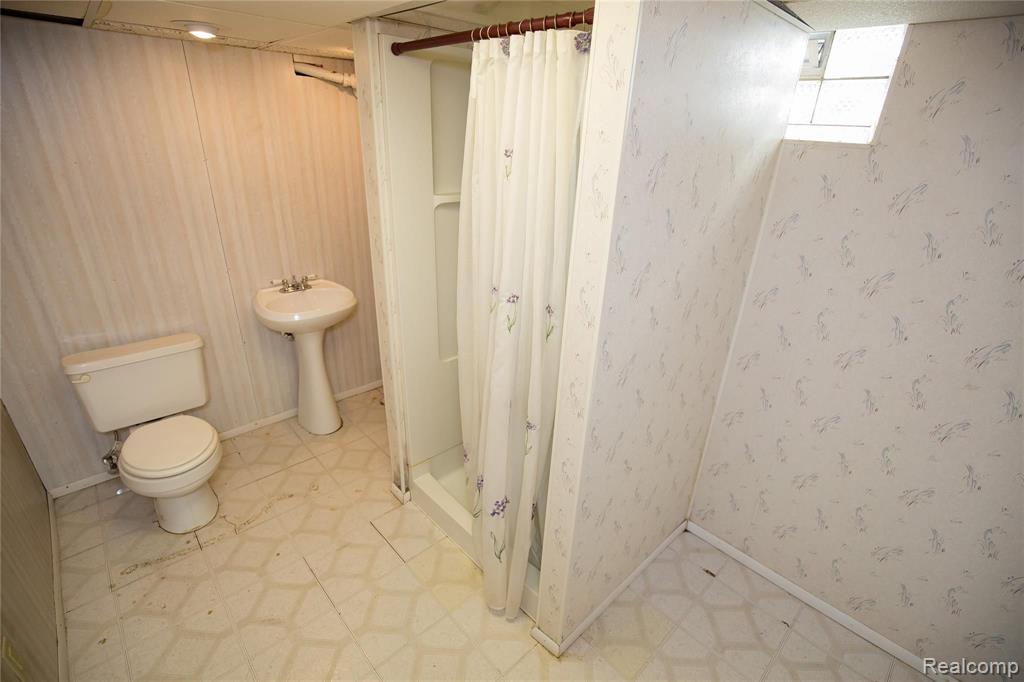 5053 East Thirteen Mile Road Warren, MI 48092 - Photo 10 of 17 Gallery Image 10