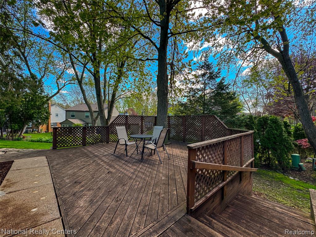 892 Hemlock Court Rochester, MI 48307 - Photo 12 of 38
