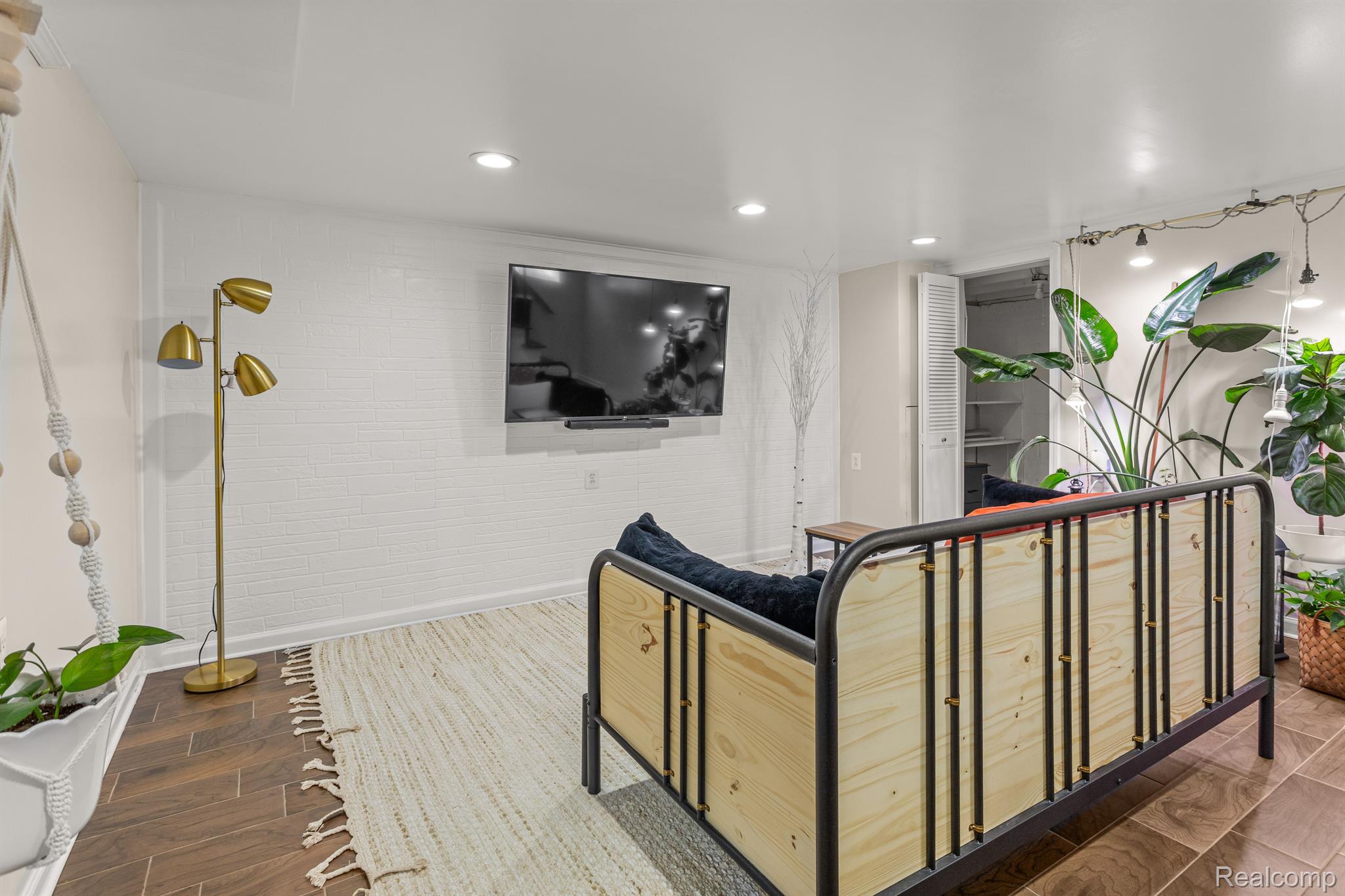 5453 Chase Road Dearborn, MI 48126 - Photo 22 of 32 Gallery Image 22