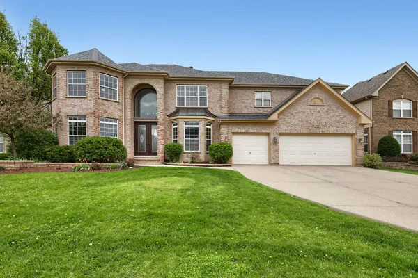 $1,159,000 | 155 Michigan Drive, Bloomingdale, IL 60108