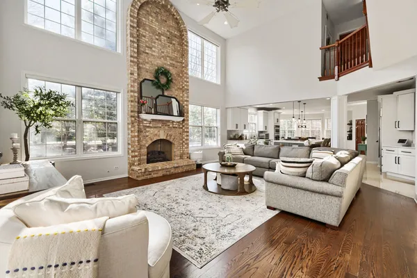 $1,159,000 | 155 Michigan Drive, Bloomingdale, IL 60108