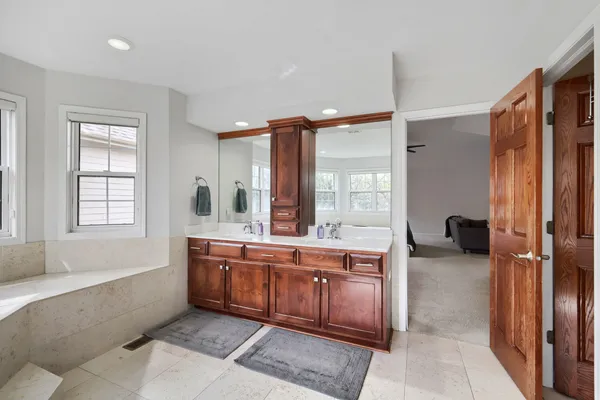 $1,159,000 | 155 Michigan Drive, Bloomingdale, IL 60108