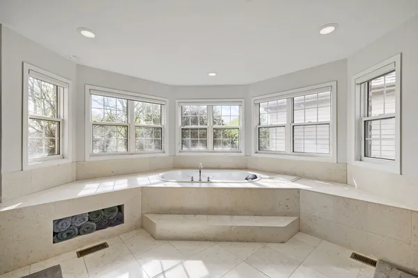 $1,159,000 | 155 Michigan Drive, Bloomingdale, IL 60108