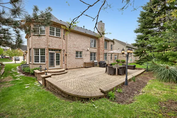 $1,159,000 | 155 Michigan Drive, Bloomingdale, IL 60108
