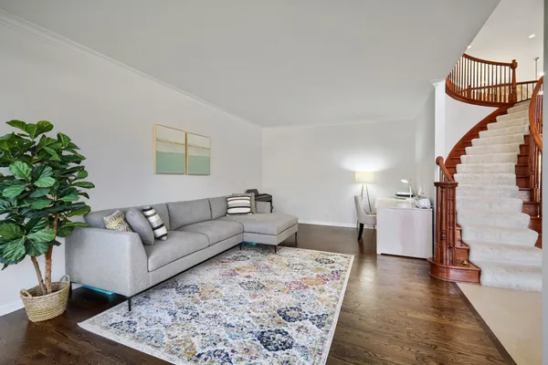 $1,159,000 | 155 Michigan Drive, Bloomingdale, IL 60108