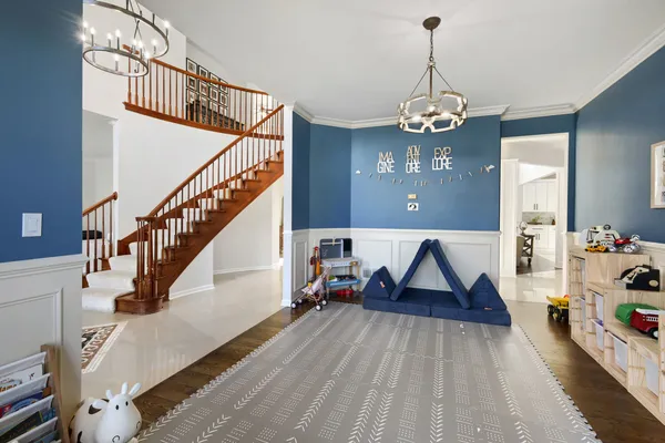 $1,159,000 | 155 Michigan Drive, Bloomingdale, IL 60108