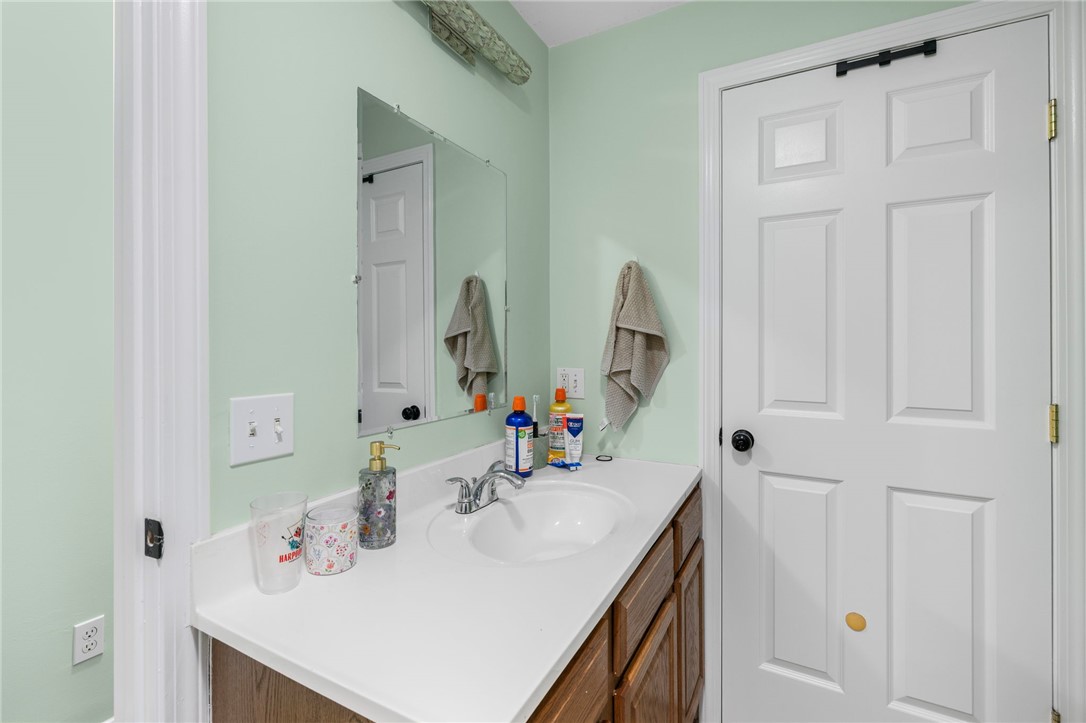 89 Knowles Street Providence, RI 02906 - Photo 19 of 48