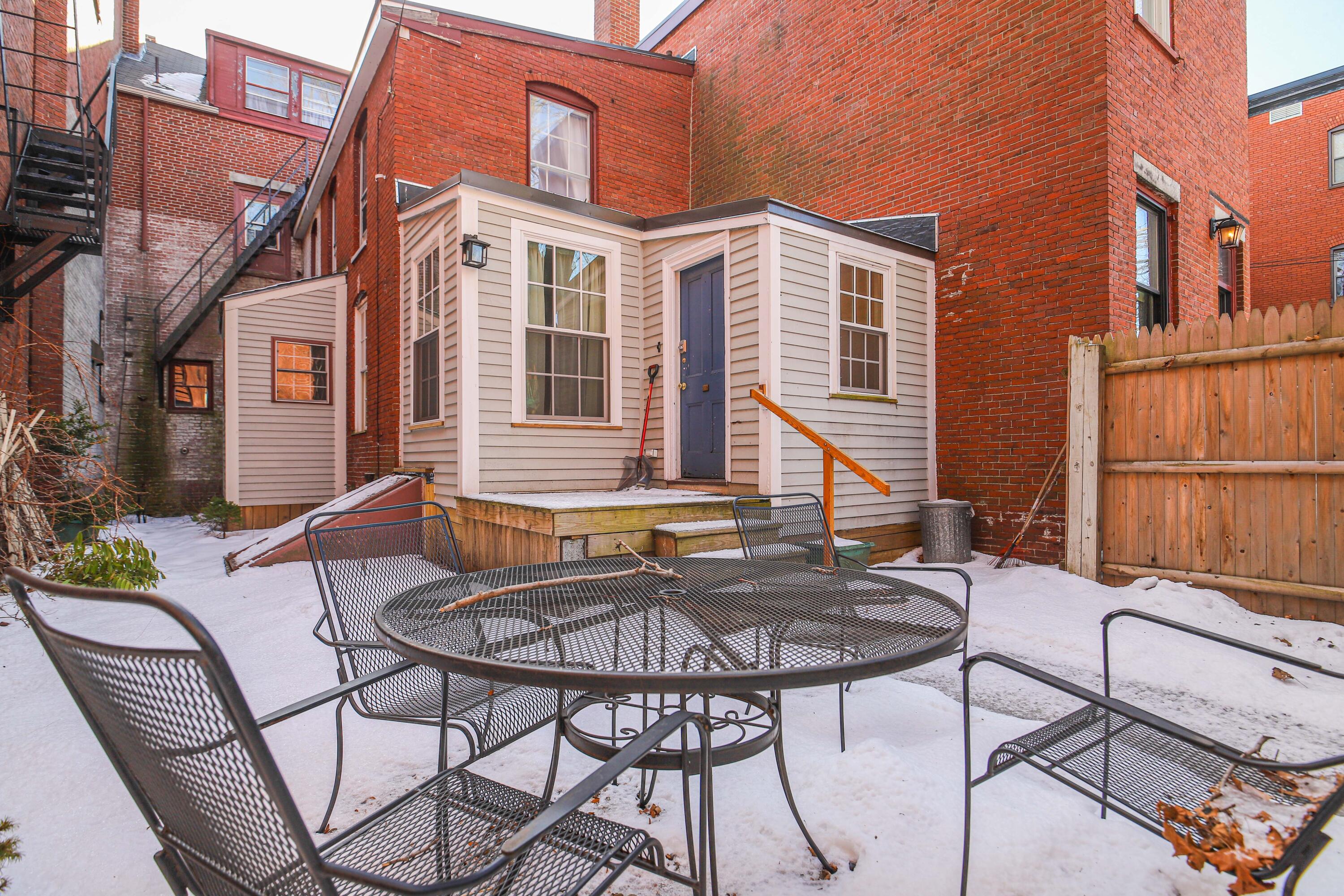 139 Spring Street Portland, ME 04101 - Photo 34 of 110 139 Spring St #2 Portland - 34Back