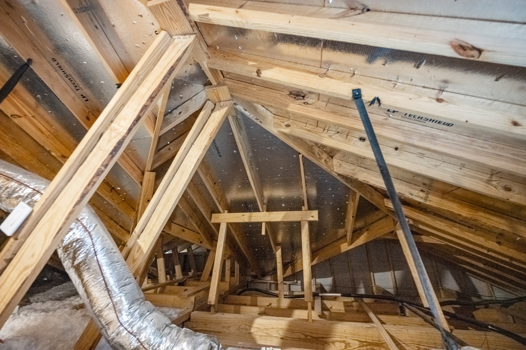 923 Kinder Sky Lane Rosharon, TX 77583 - Photo 36 of 37 Energy efficient with radiant barrier and additional vents