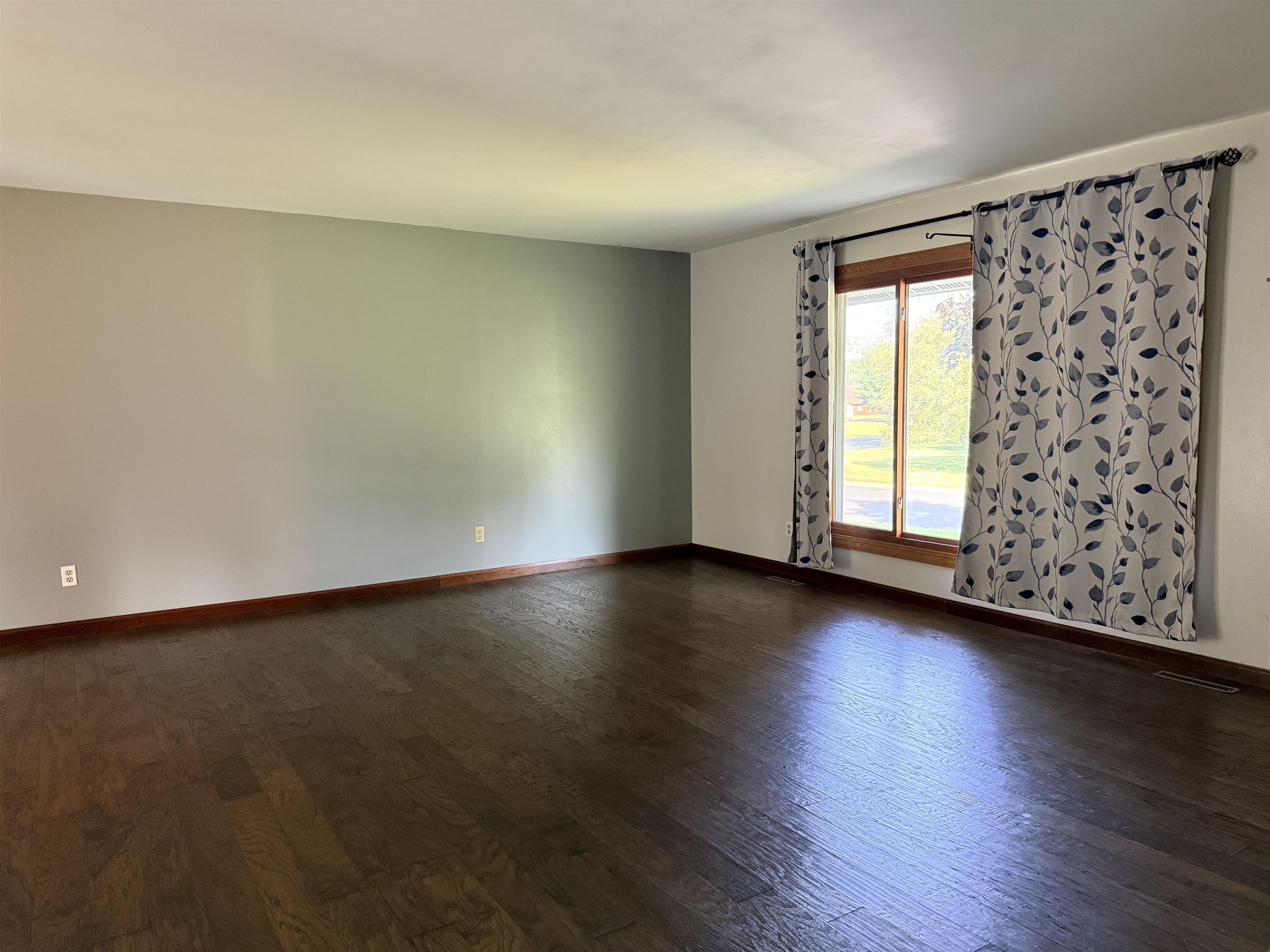 925 Ingalls Road Menomonie, WI 54751 - Photo 2 of 18 Gallery Image 2