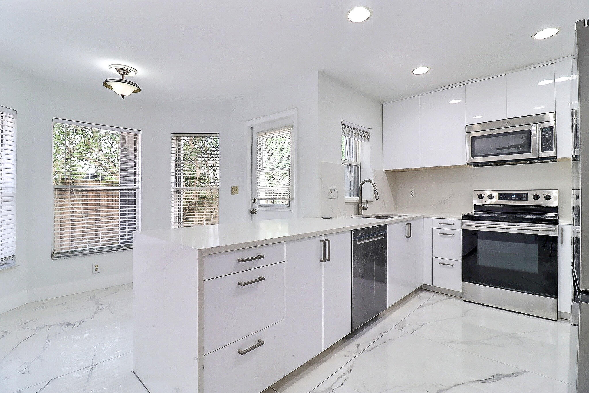9401 Aegean Drive Boca Raton, FL 33496 - Photo 5 of 27 Kitchen
