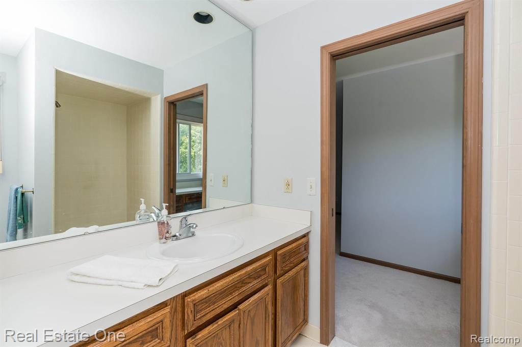 1401 Lomas Verdes Rochester Hills, MI 48306 - Photo 33 of 42