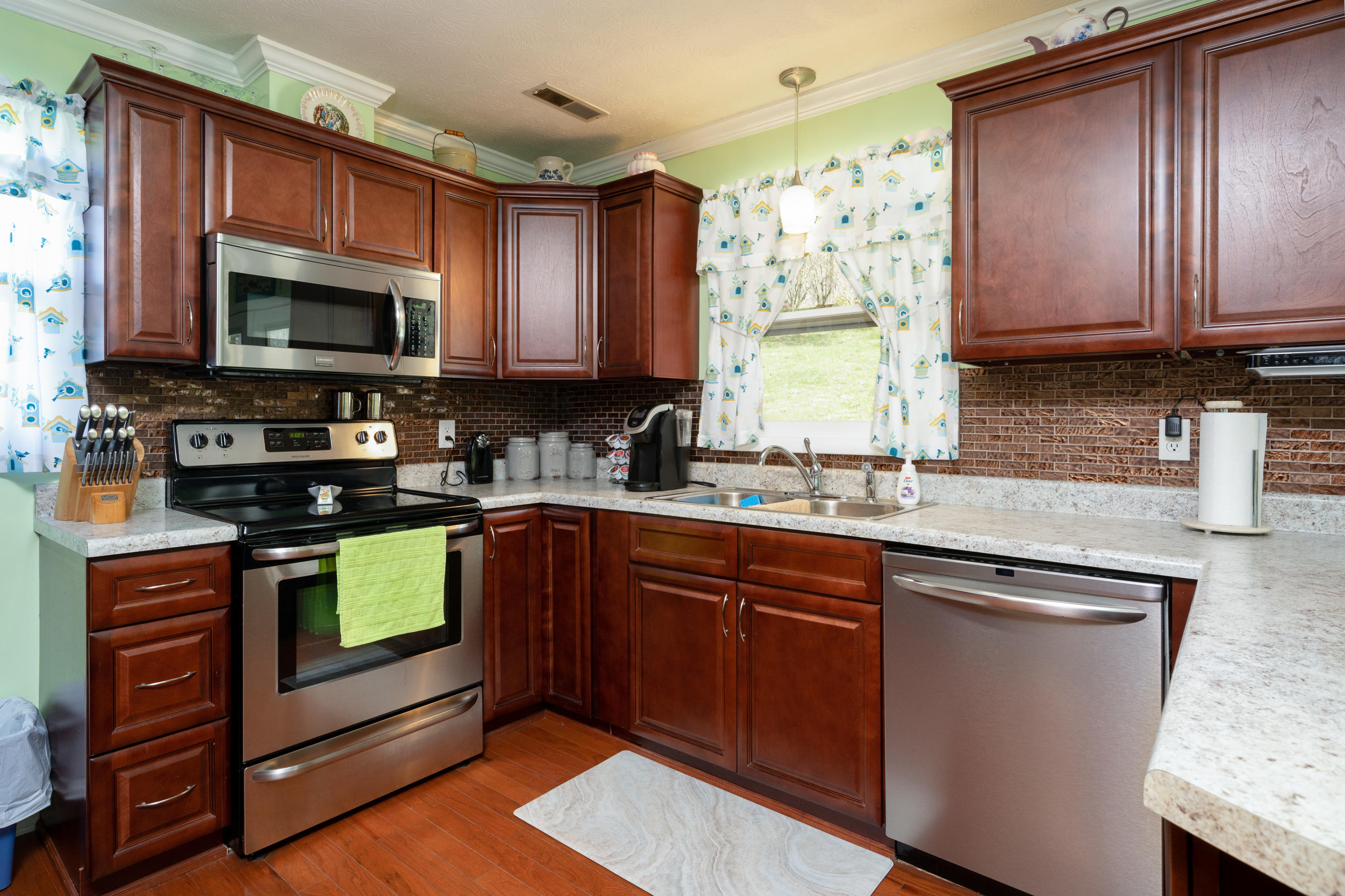 423 Pine Ridge Road Bluff City, TN 37618 - Photo 7 of 33 Pine Ridge-20