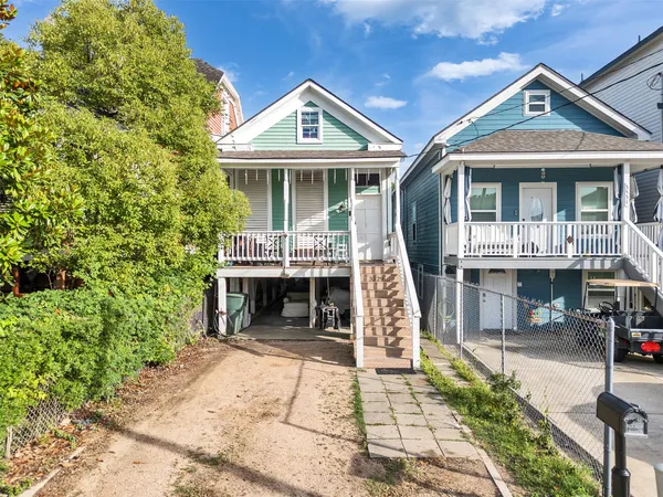 $1,300 | 3529 Avenue M, Galveston, TX 77550