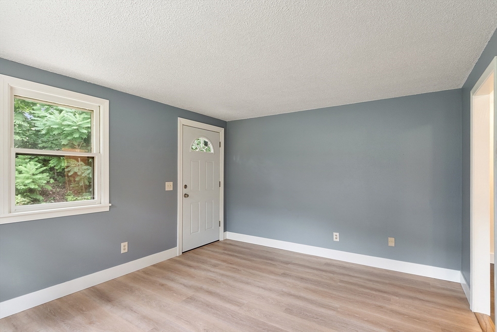6 Maverick Road Worcester, MA 01604 - Photo 18 of 37 Gallery Image 18